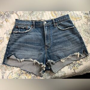 Abercrombie and Fitch curve love high-rise Mom short